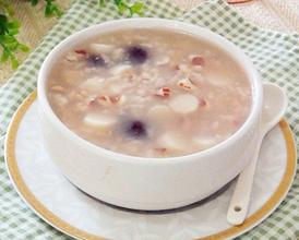 绿豆薏米芡实粥