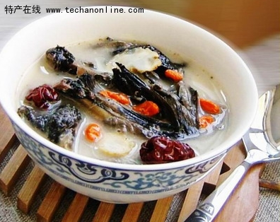 滋补乌鸡汤